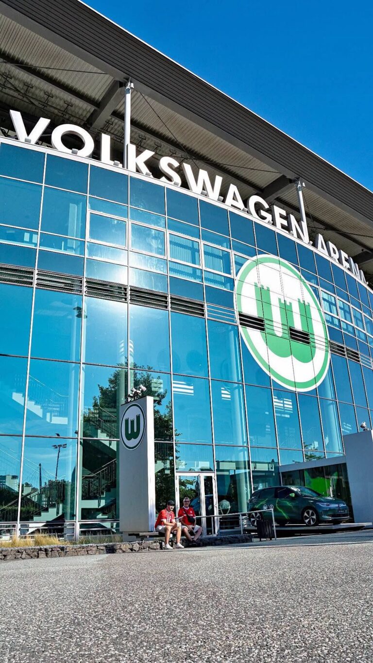 Anreise der FCK-Fans zur Volkswagen Arena